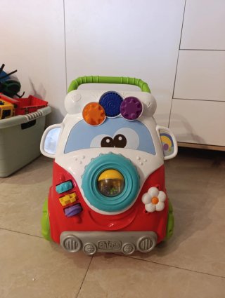 Coche de actividades Chicco para bebé