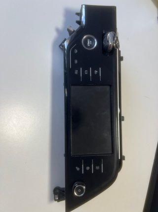 Pantalla multifunción con panel de mandos