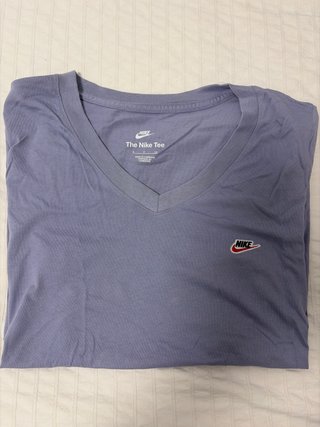 Camiseta Nike V-Neck Morada Talla S