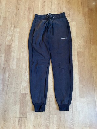 Pantalón de chándal McKenzie negro grisado