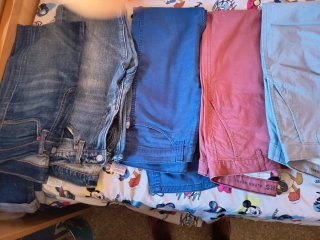 6 Pantalones Levi's 8€ y 2 Dockers Talla 40. .10€