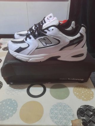 Zapatillas New Balance 530 Negras y Blancas T.39