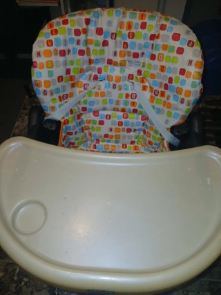 Trona Chicco con estampado de letras