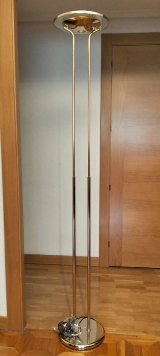 Lámpara de pie vintage dorada