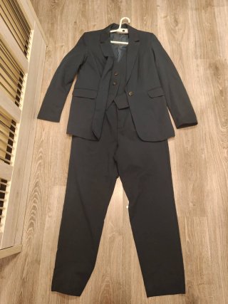 Conjunto traje pantalón, chaleco y americana