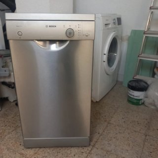 Lavavajillas Bosch Acero Inox de (0.45) estrecho