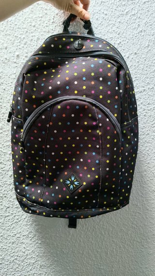 Mochila de tres compartimentos