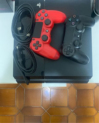 Consola PlayStation 4 (PS4) con 2 mandos