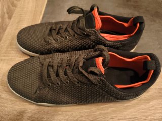 Zapatillas Deportivas Negras y Naranjas