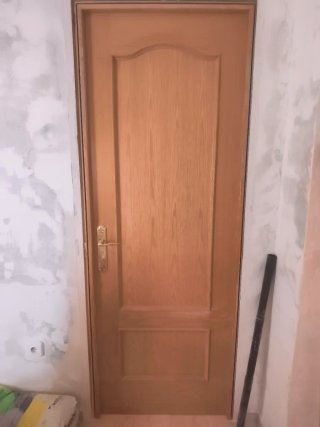 Puerta de madera interior