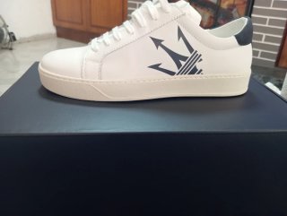 Zapatillas Maserati Blancas con Logo Azul
