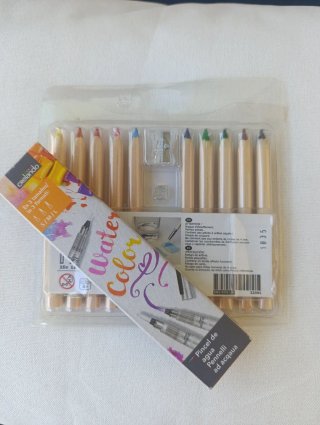 Set lápices acuarelables Ikea + pinceles de agua