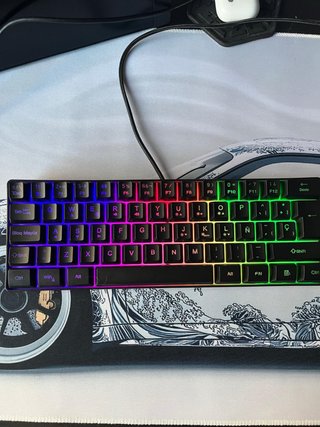 Tastiera meccanica RGB gaming nera