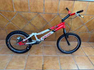 Bicicleta de Trial DOX