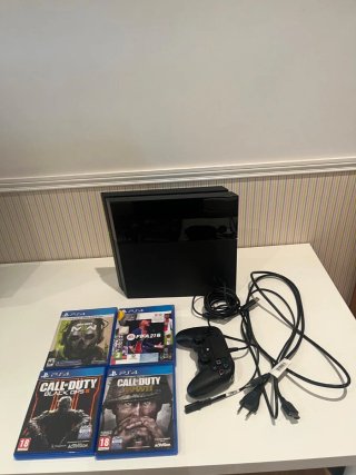 PS4 (PlayStation 4) FAT 500GB + 4 Juegos