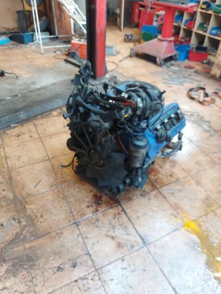 Motor BMW M60B30