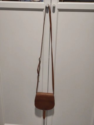 Bolso pequeño de cuero marrón