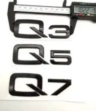 Audi Q5 logo emblema negro