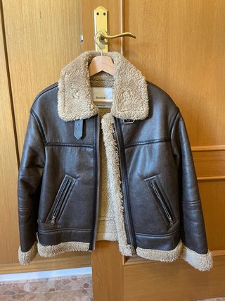 Chaqueta de piel Bershka marrón
