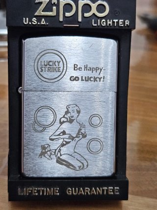 Zippo Lucky Strike Pin-Up Girl 1994 Prezzo
