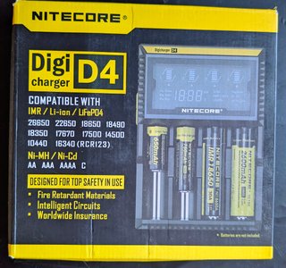 Cargador Nitecore Digi D4