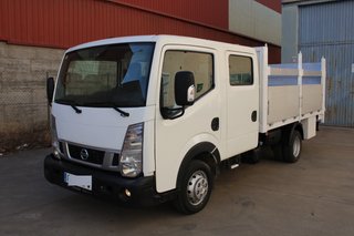 Nissan NT400 CABSTAR PLATAFORMA ELEVADORA 5 PLAZAS