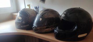 3 Cascos de Moto