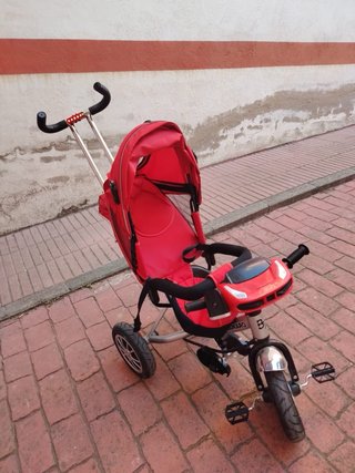 Triciclo Infantil Rojo con Capota