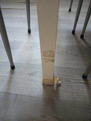 Mesa de salón con 8 sillas