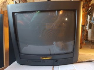 Televisor Thomson pequeño