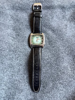 Reloj Lotus Cuadrado Correa Negra