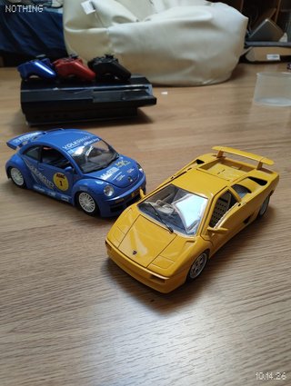 2 Maquetas de Coches 1:18 (VW y Lamborghini)