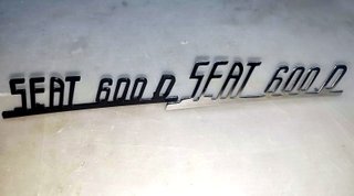 Emblema logo trasero SEAT 600 D - medidas original