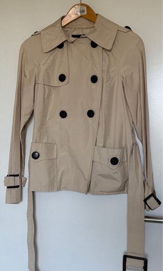 Gabardina corta beige
