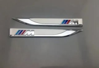 Emblemas laterales BMW M blanco