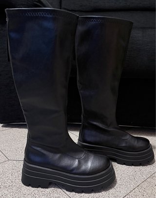 Stivali alti neri con suola platform chunky 39
