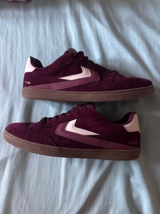 Zapatillas Bershka Granates