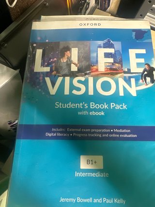 Life Vision Intermediate Student Book (Spain)