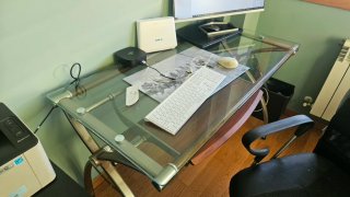 Escritorio cristal y cromado 120x60. bandeja extra