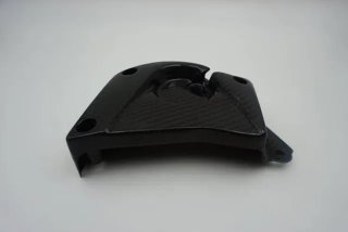 Tapa de piñón en carbono BMW S1000RR S1000R S1000X