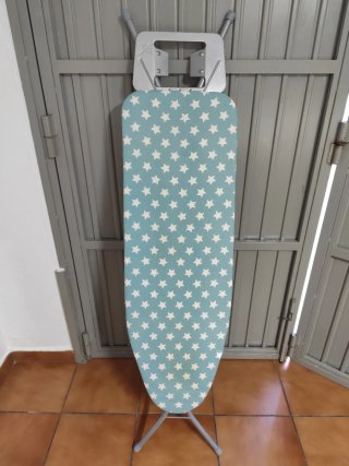 Tabla de planchar plegable con estampado