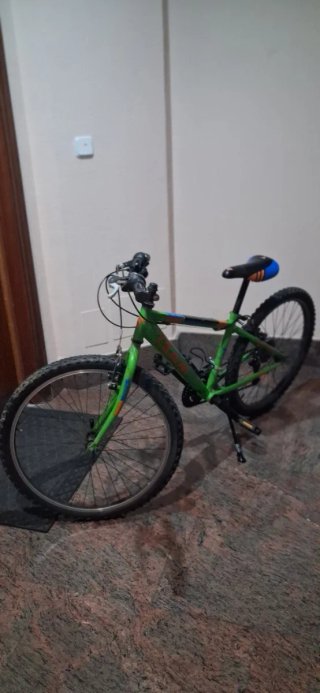Bicicleta modelo B-Pro Team (versión junior)
