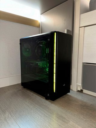 PC Gaming Sobremesa con Monitor y Periféricos