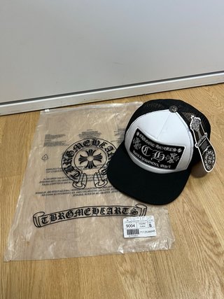Gorra Chrome Hearts Negra y Blanca