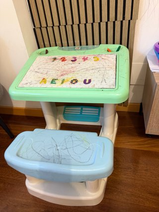 Mesa de actividades infantil