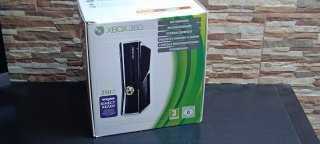 Xbox 360 Slim 250GB