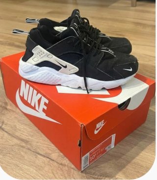REGALO Nike Air Huarache 37.5 Negro/Blanco