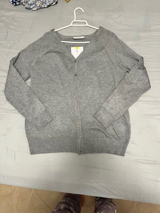 Cárdigan gris cuello V nuevo Talla L