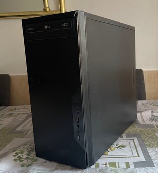 Torre PC Antec Negra