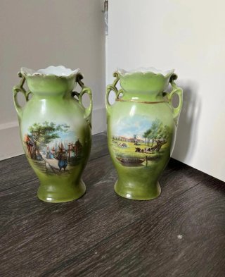 Coppia di vasi in porcellana tedesca antica